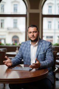 Bogdan Steriopol - Cum îți poate fura cineva banii fără să știi: smishing prin SMS